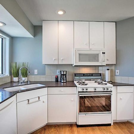 Lakefront Family Retreat With Grill Steps To Beach! Gary 외부 사진