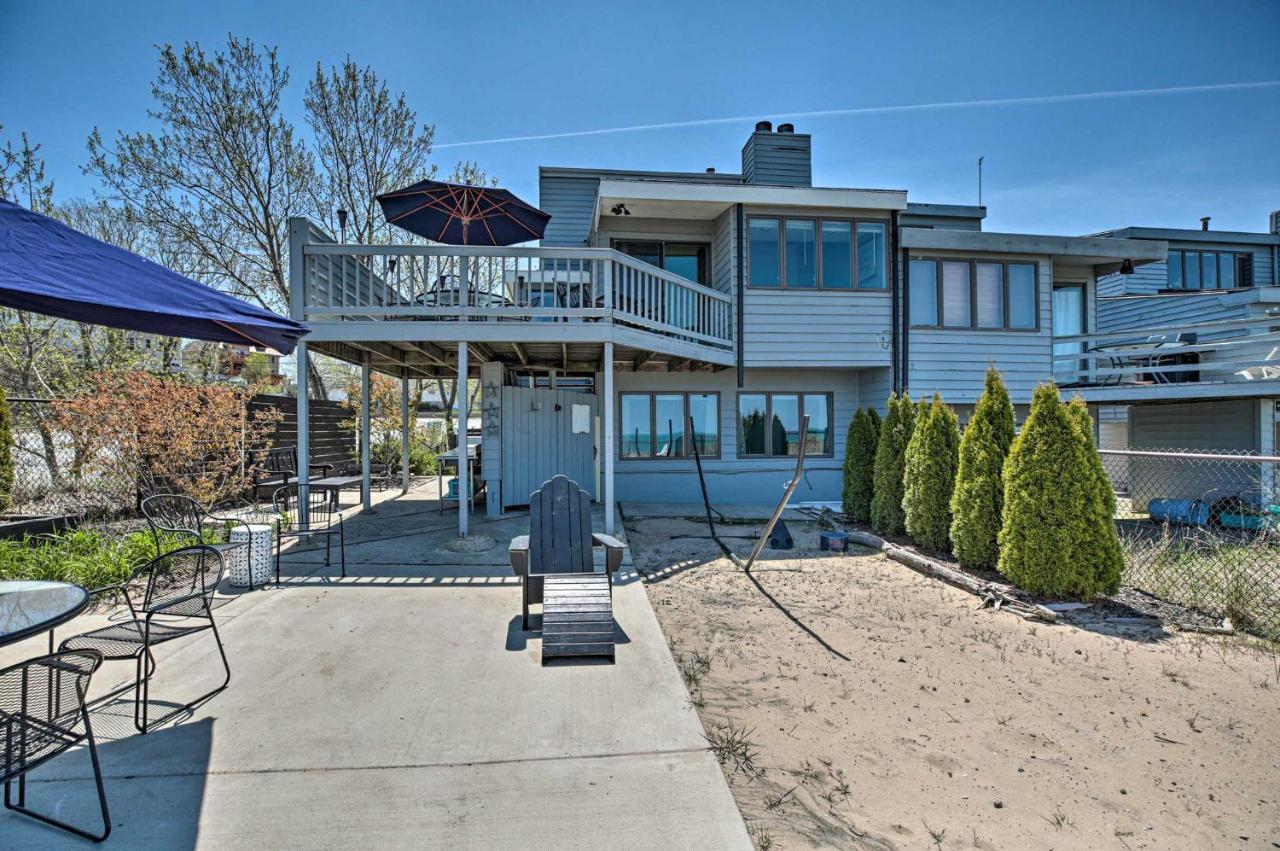 Lakefront Family Retreat With Grill Steps To Beach! Gary 외부 사진